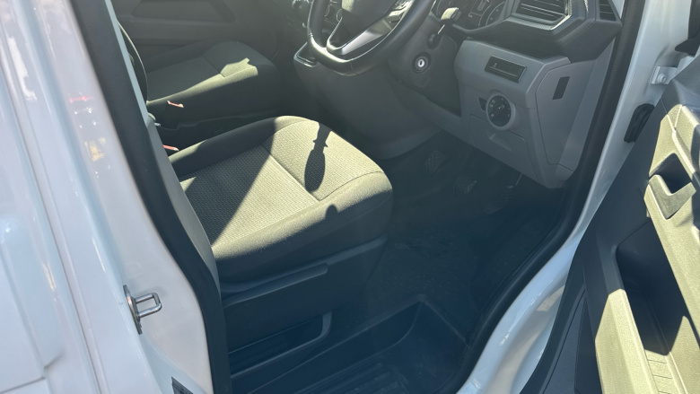 Volkswagen Transporter T32 Swb Diesel 2.0 TDI 110 Highline Kombi Van